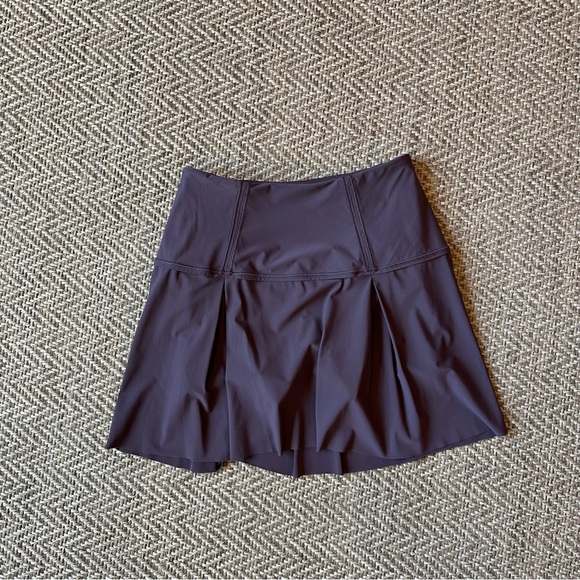 Size 2 TALL Lululemon Athletic Skirt - Picture 1 of 4